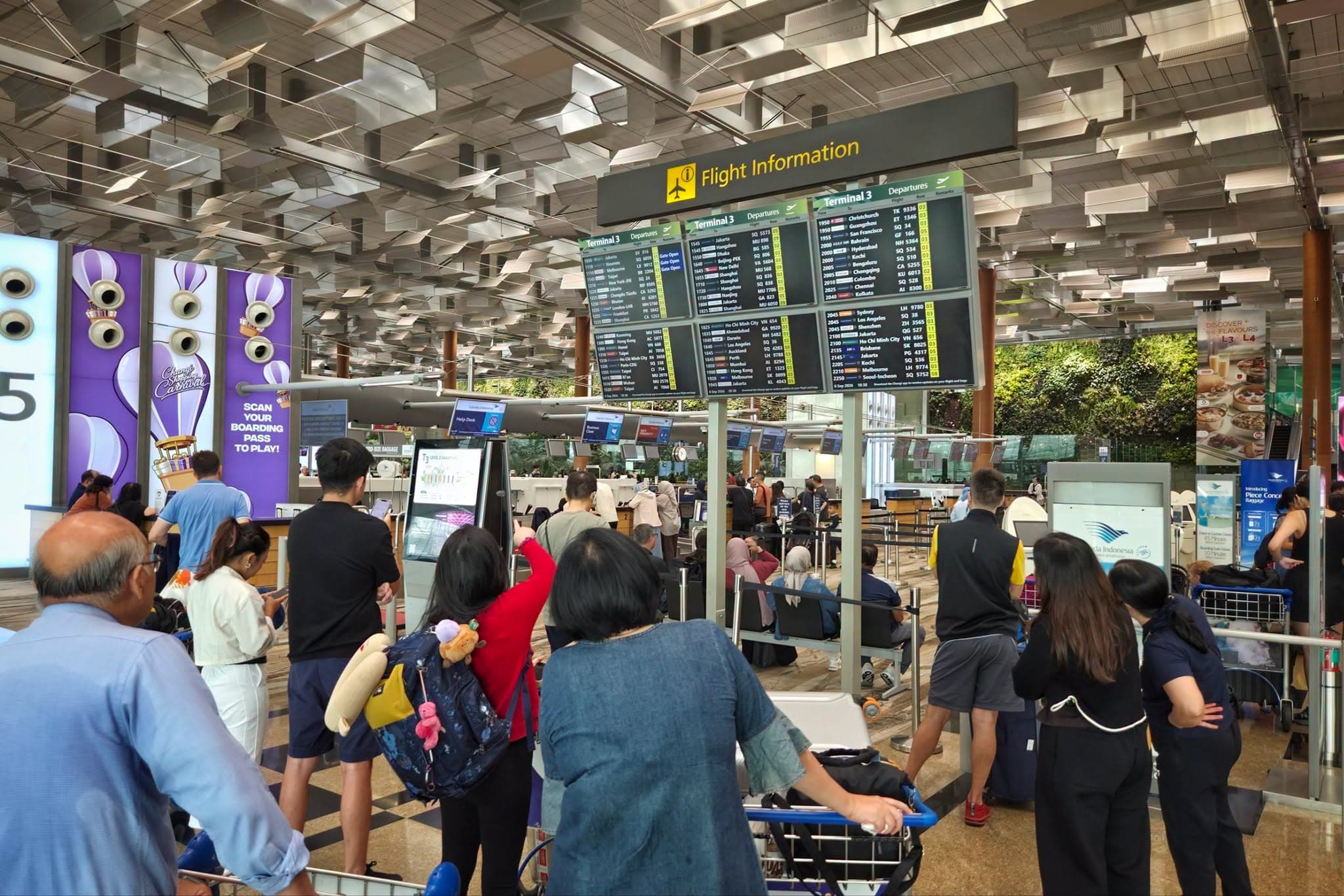 Indonesia’s Anak Krakatau Eruption 1558 Flights, Disrupts Jakarta as 170,000 Travellers Stranded